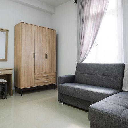 Polytimon, An Athenian Neoclassical Apartment Exterior foto