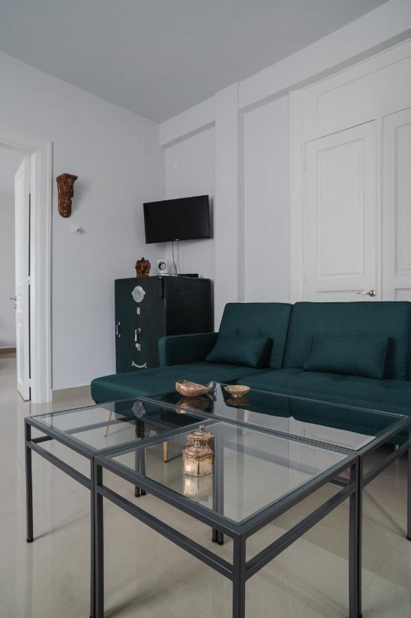 Polytimon, An Athenian Neoclassical Apartment Exterior foto