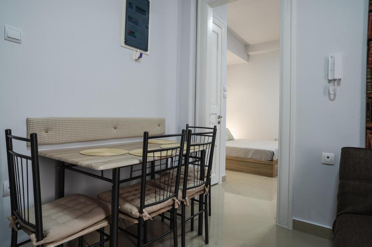 Polytimon, An Athenian Neoclassical Apartment Exterior foto