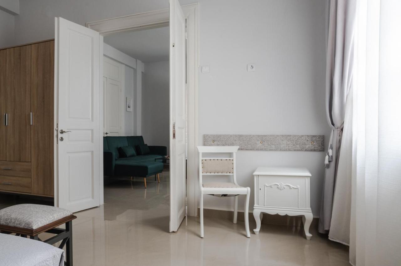 Polytimon, An Athenian Neoclassical Apartment Exterior foto